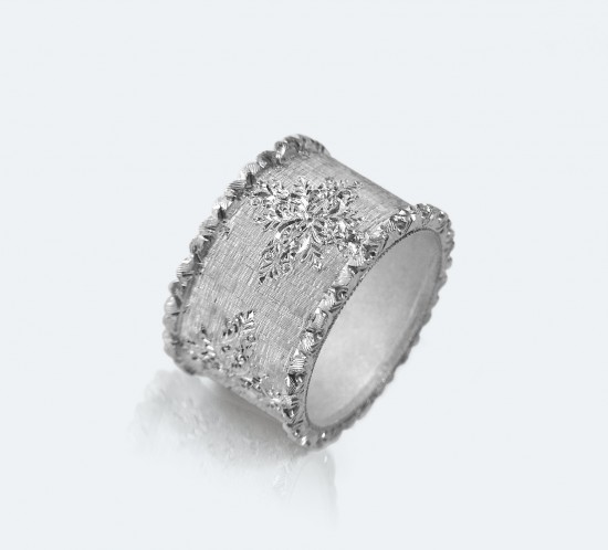 フィレンツェ彫りのリング