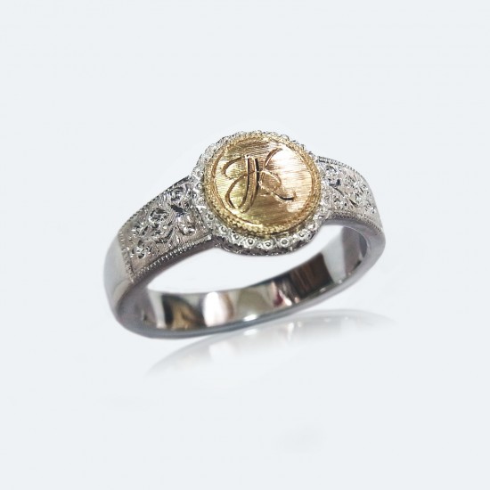 フィレンツェ彫りのイニシャルリング