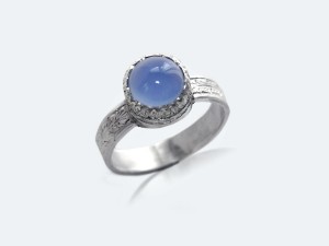 フィレンツェ彫りのカルセドニーリング