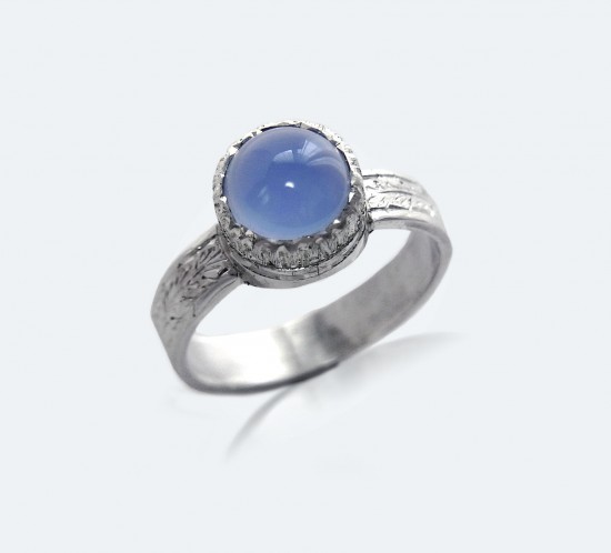 フィレンツェ彫りのカルセドニーリング