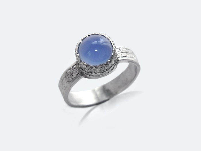 フィレンツェ彫りのカルセドニーリング