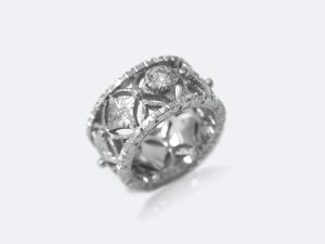 フィレンツェ透かし彫りのダイヤリング