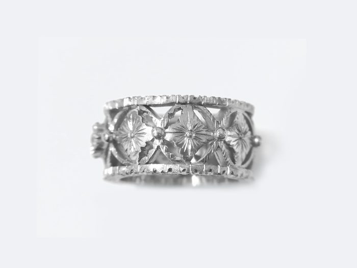 フィレンツェ透かし彫りのダイヤリング