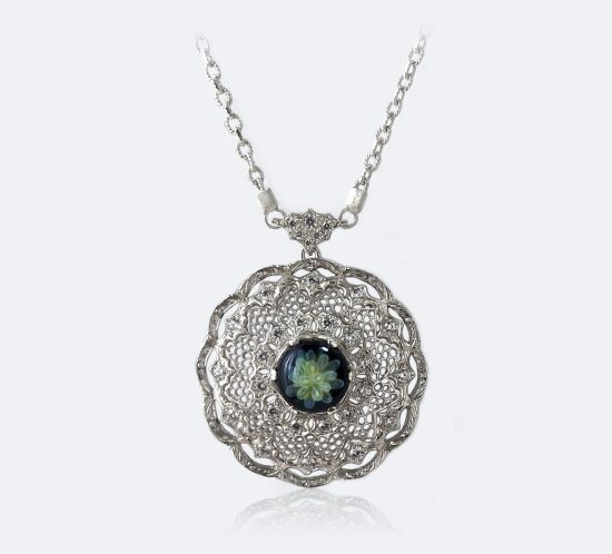 フィレンツェ透かし彫りのガラスペンダント