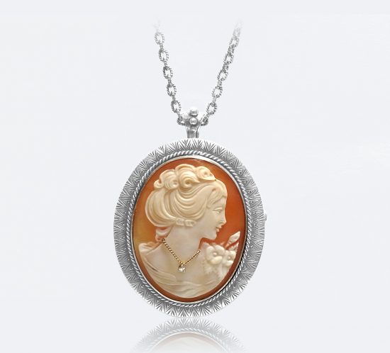 フィレンツェ彫りのカメオペンダント