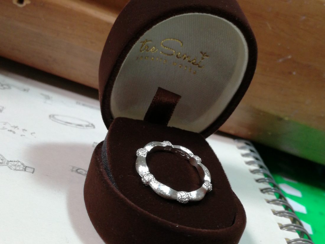 フィレンツェ彫りのリング