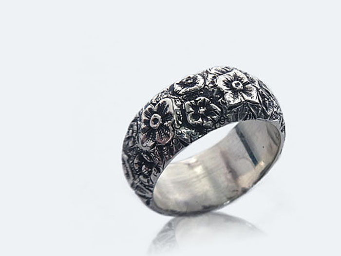 フィレンツェ彫りのリング