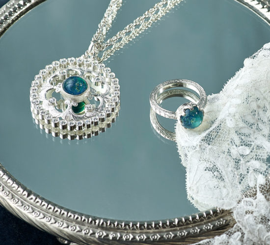 フィレンツェ彫りのガラスリング＆ペンダント