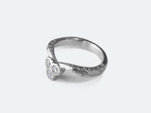 イタリア フィレンツェ彫り エンゲージリング