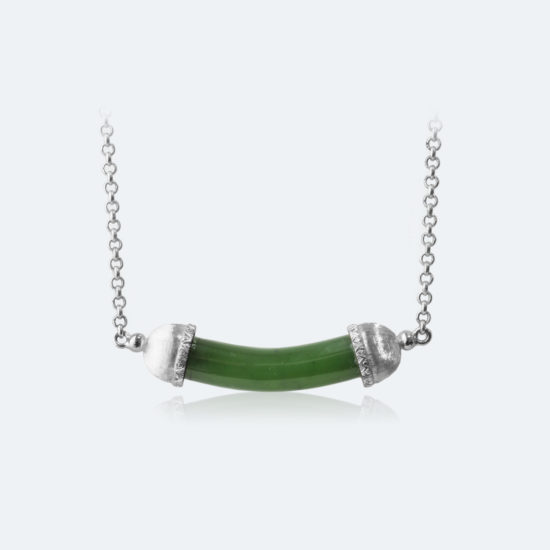 フィレンツェ彫りのネフライトネックレス