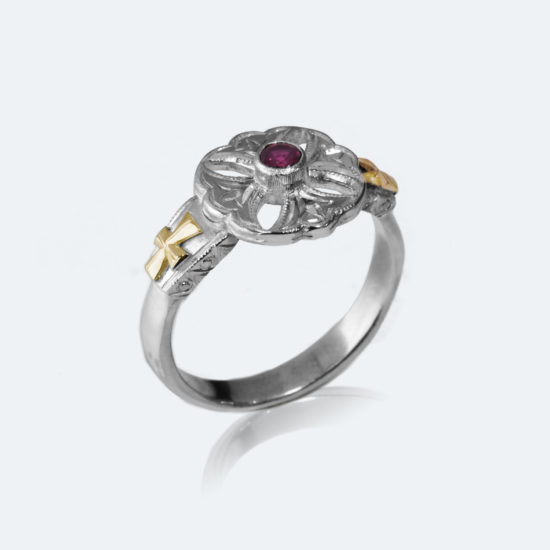 フィレンツェ彫りのクロスリング