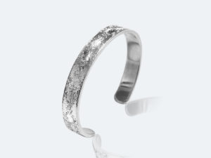 フィレンツェ彫りのバングル