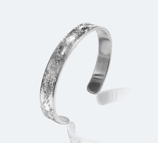 フィレンツェ彫りのバングル