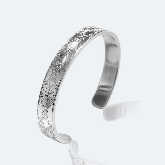 フィレンツェ彫りのバングル