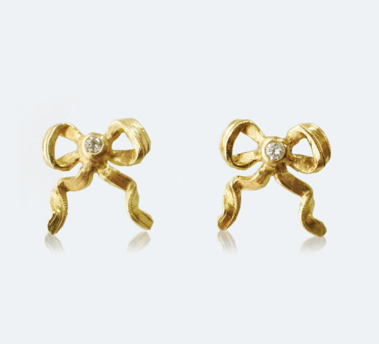 フィレンツェ彫りピアス