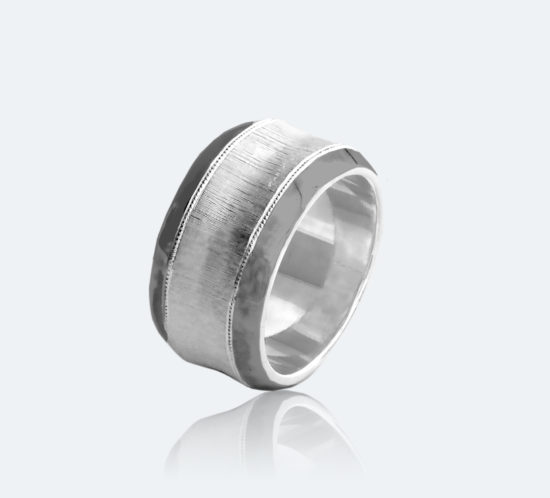 フィレンツェ彫りのメンズリング