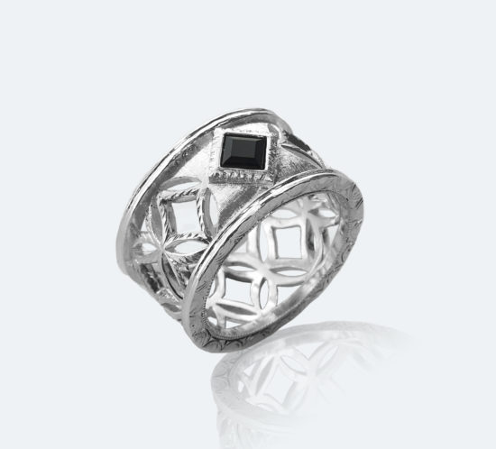 フィレンツェ透かし彫りのオーダーメンズリング