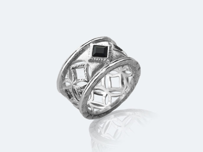 フィレンツェ透かし彫りのオーダーメンズリング