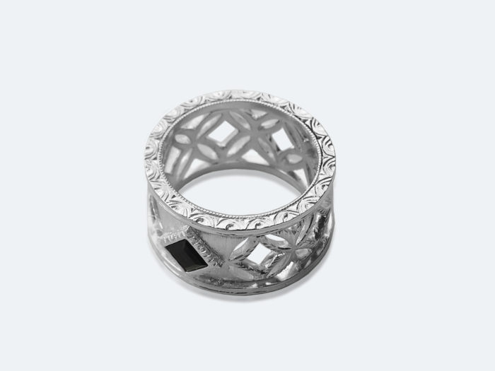 フィレンツェ透かし彫りのオーダーメンズリング