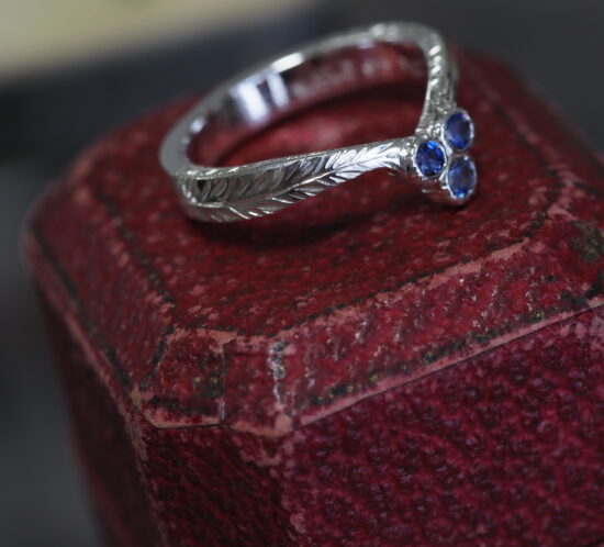 ベニトアイトのリング