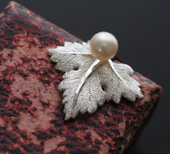 フィレンツェ彫りピアス