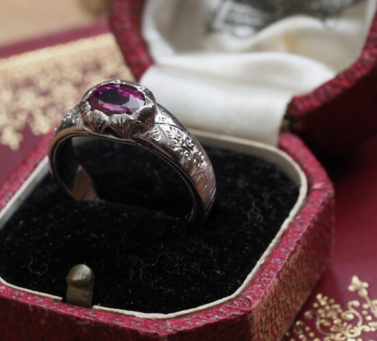 フィレンツェ彫りルビーリング