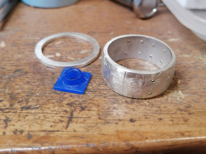 フィレンツェ彫りトルマリンメンズリング