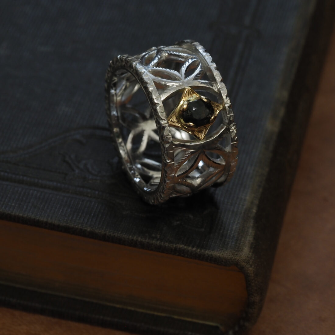 フィレンツェ彫りトルマリンメンズリング