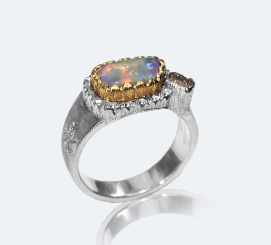 フィレンツェ彫りブラックオパールリング