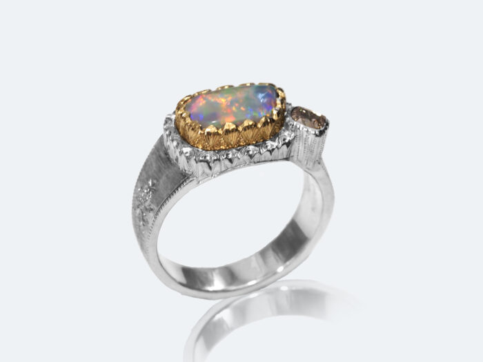 フィレンツェ彫りブラックオパールリング