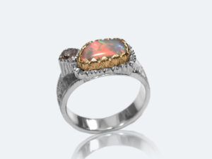 フィレンツェ彫りブラックオパールリング