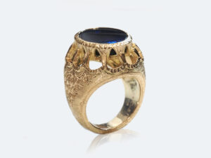 フィレンツェ彫りブラックオパールリング