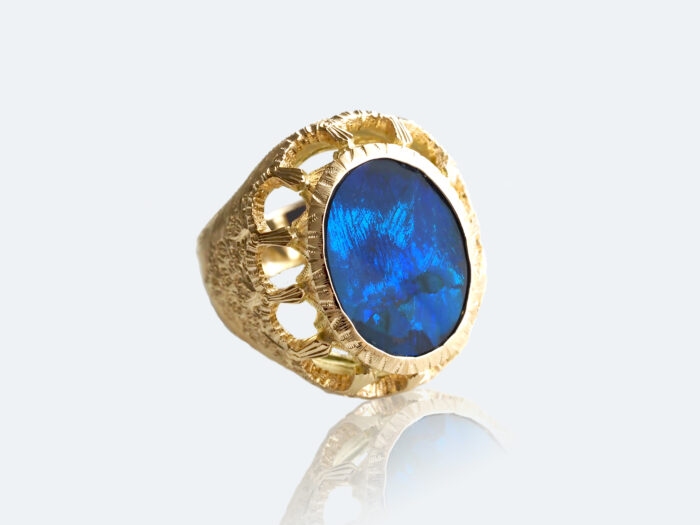 フィレンツェ彫りブラックオパールリング