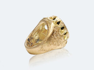 フィレンツェ彫りブラックオパールリング