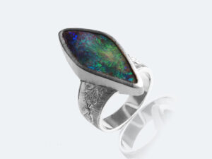 フィレンツェ彫りボルダーオパールリング